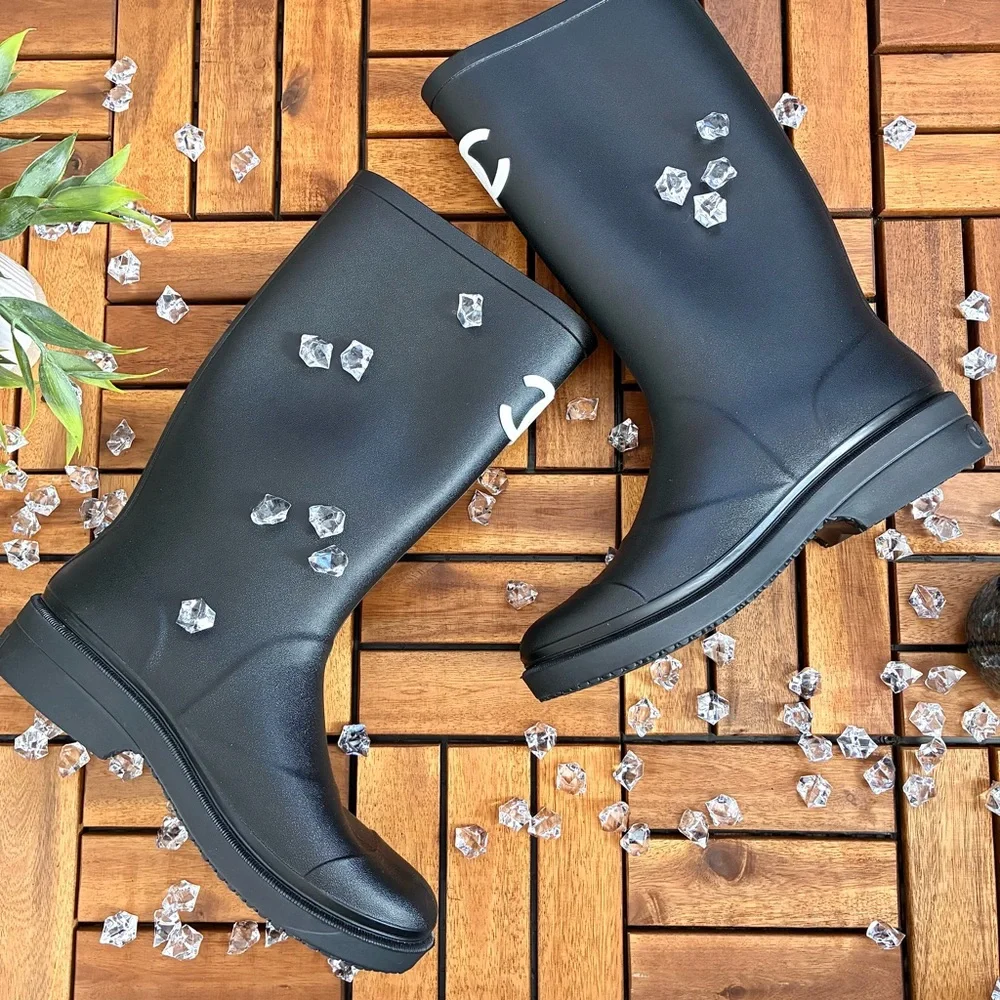 CHANEL Rubber Winter Boots - Picture 3 of 12